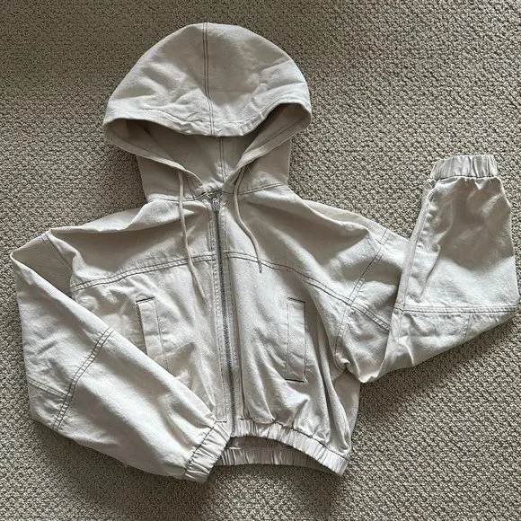 BDG Ivory Denim Cropped Hoodie Jacket Size L - Picture 3 of 6